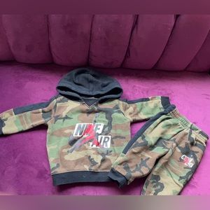 Nike Air Baby Boy Air Jordan Sweatsuit (Hoodie and Pant) Size: 6 Months